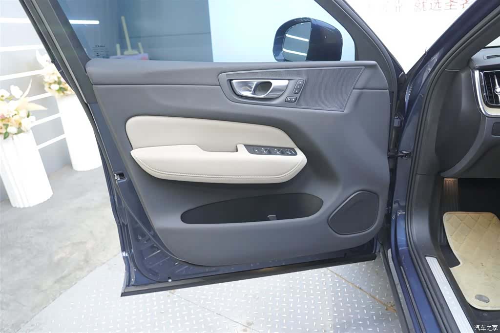 Volvo XC60, 2025 23