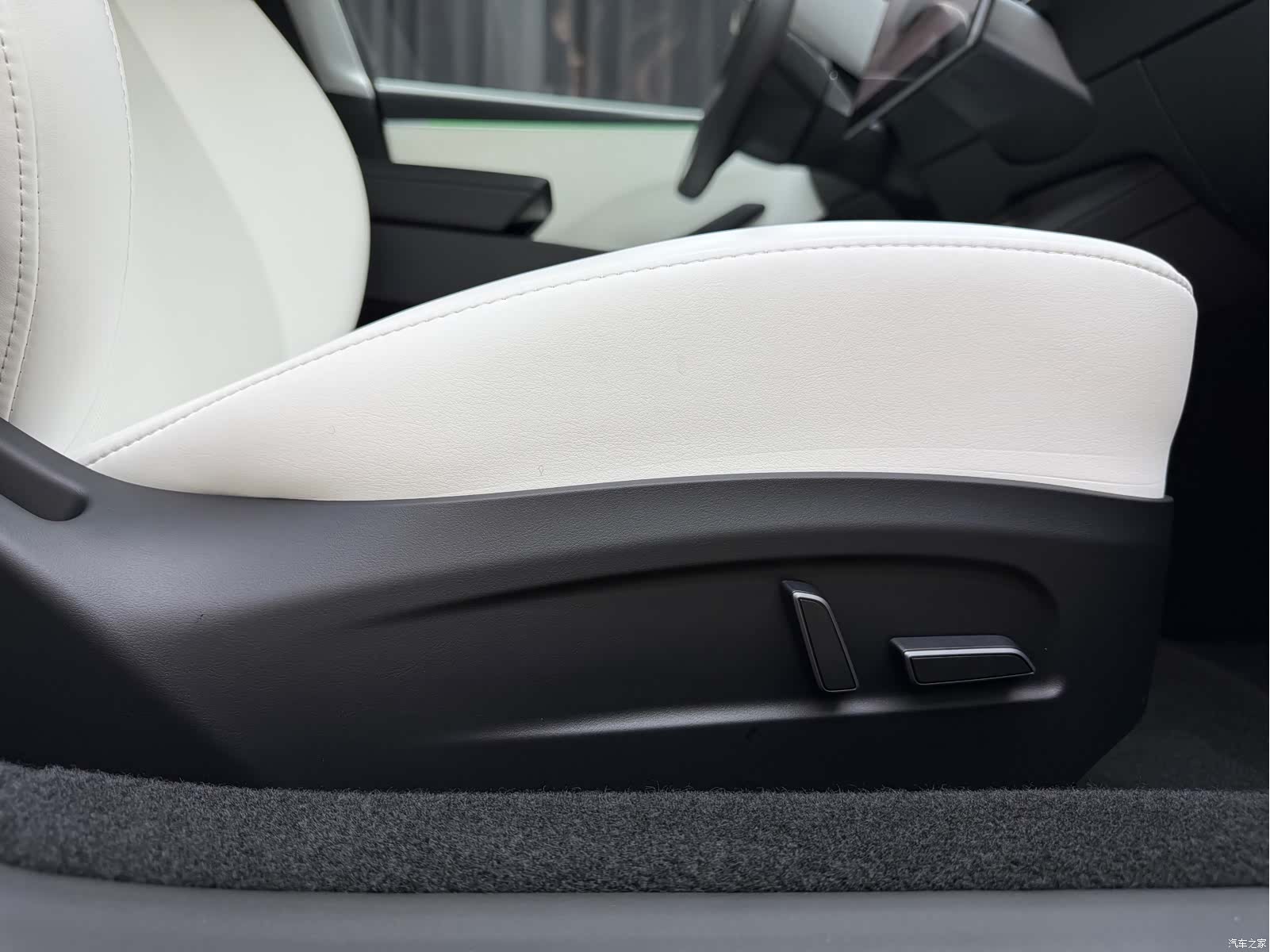 Tesla Model 3, 2024 27