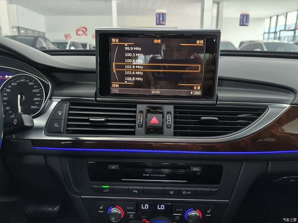 Audi e-tron, 2019 10