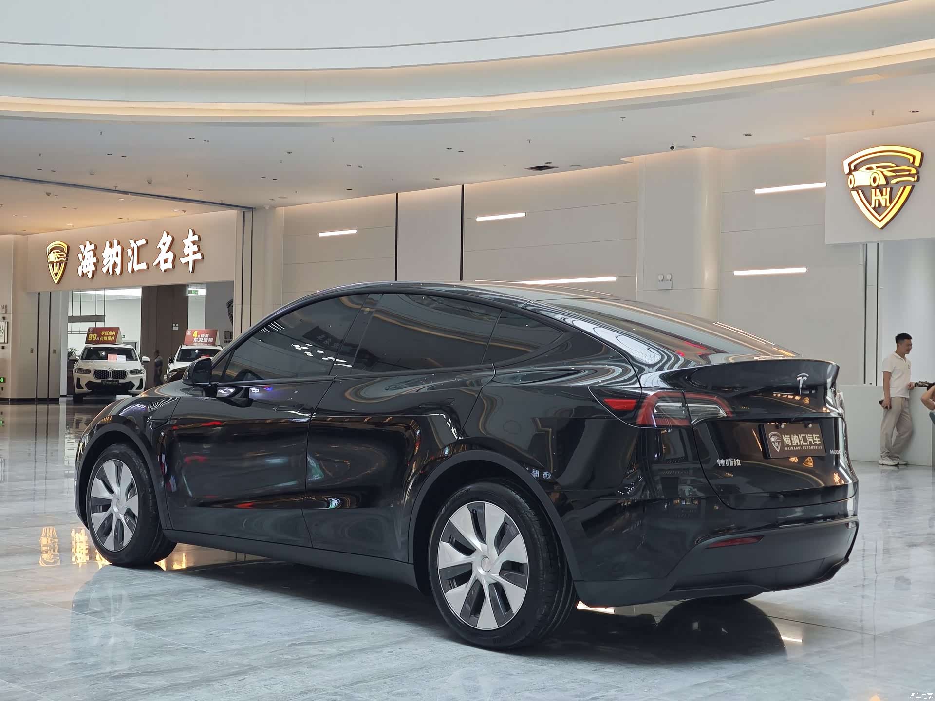 Tesla Model Y, 2022 3
