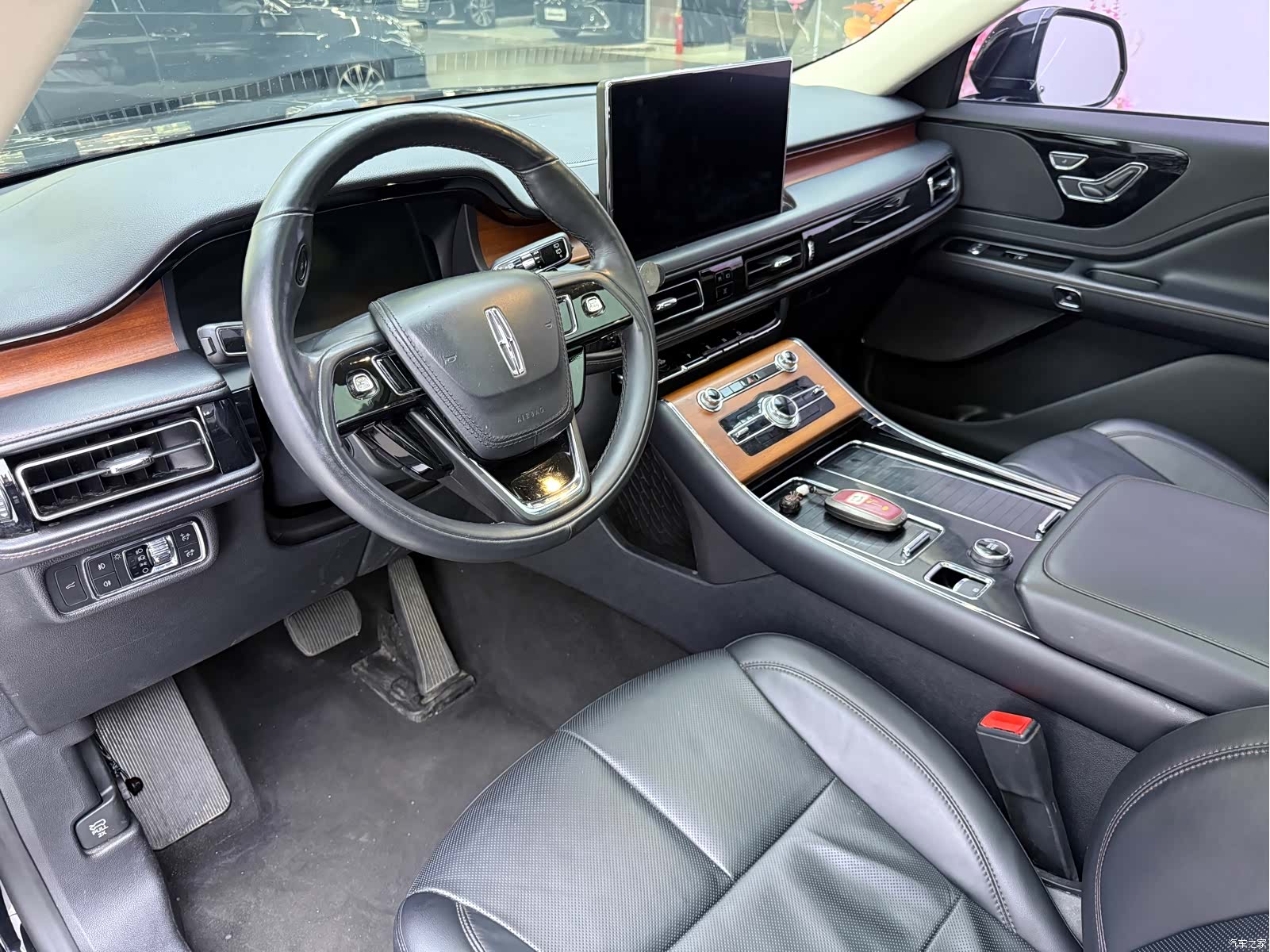 Lincoln Aviator, 2021 13