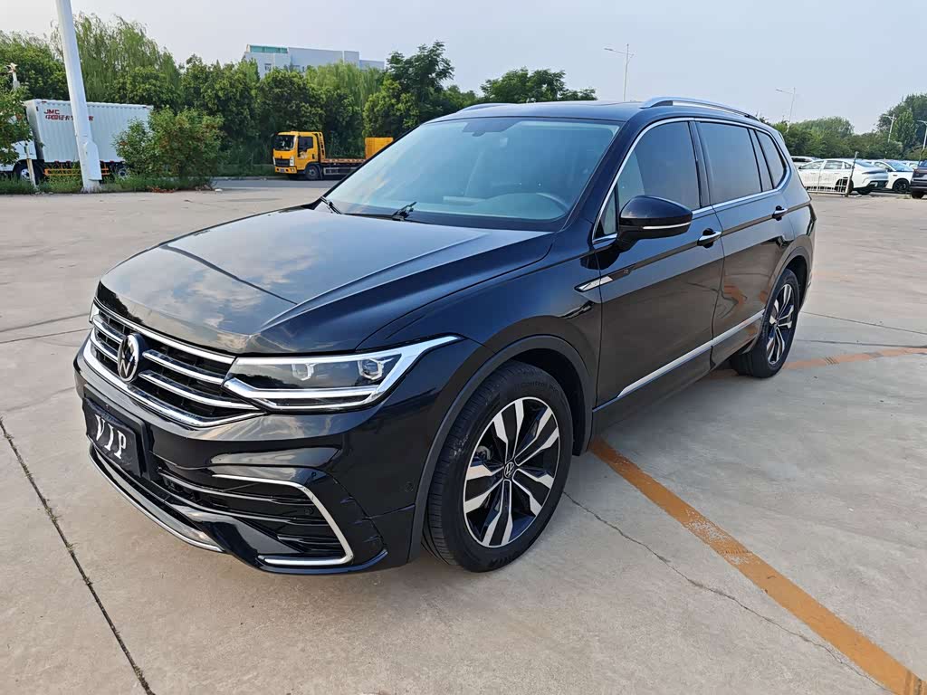 Volkswagen Tiguan L