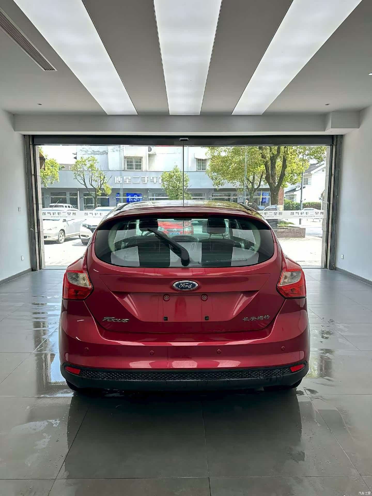 Ford Focus, 2014 8
