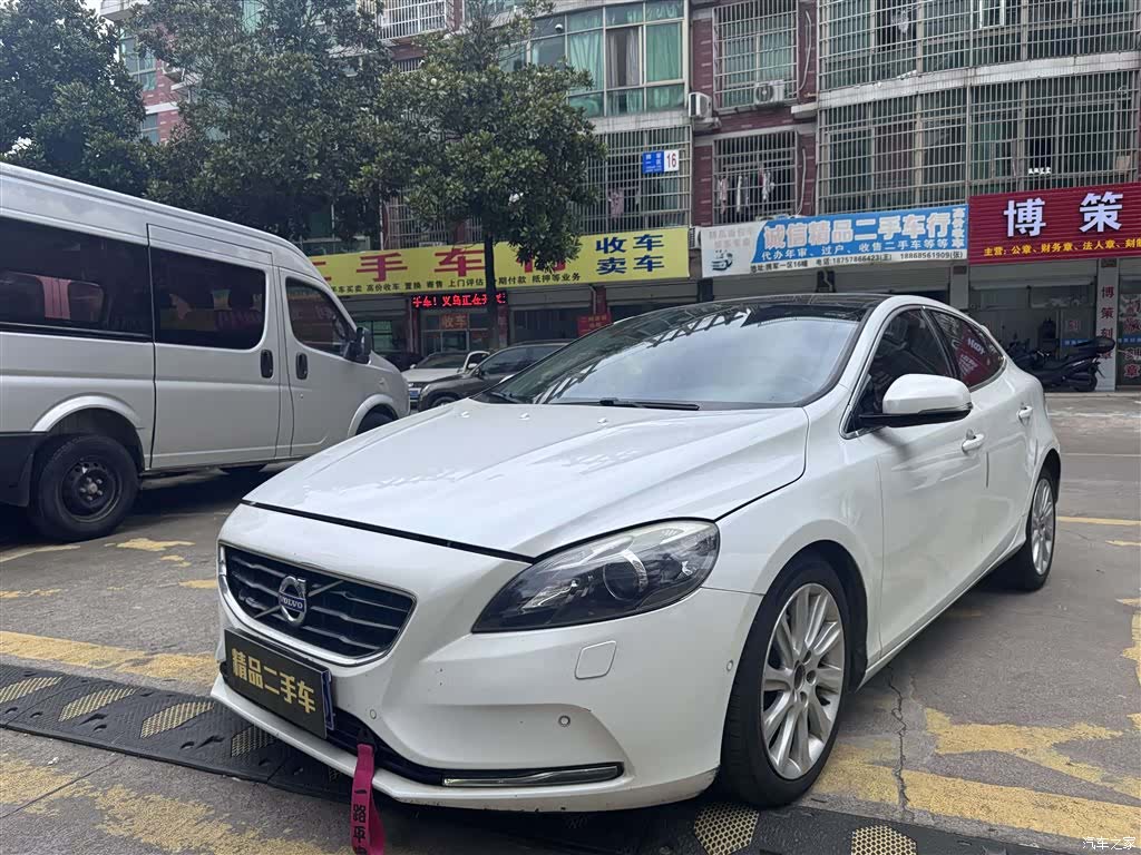 Volvo V40