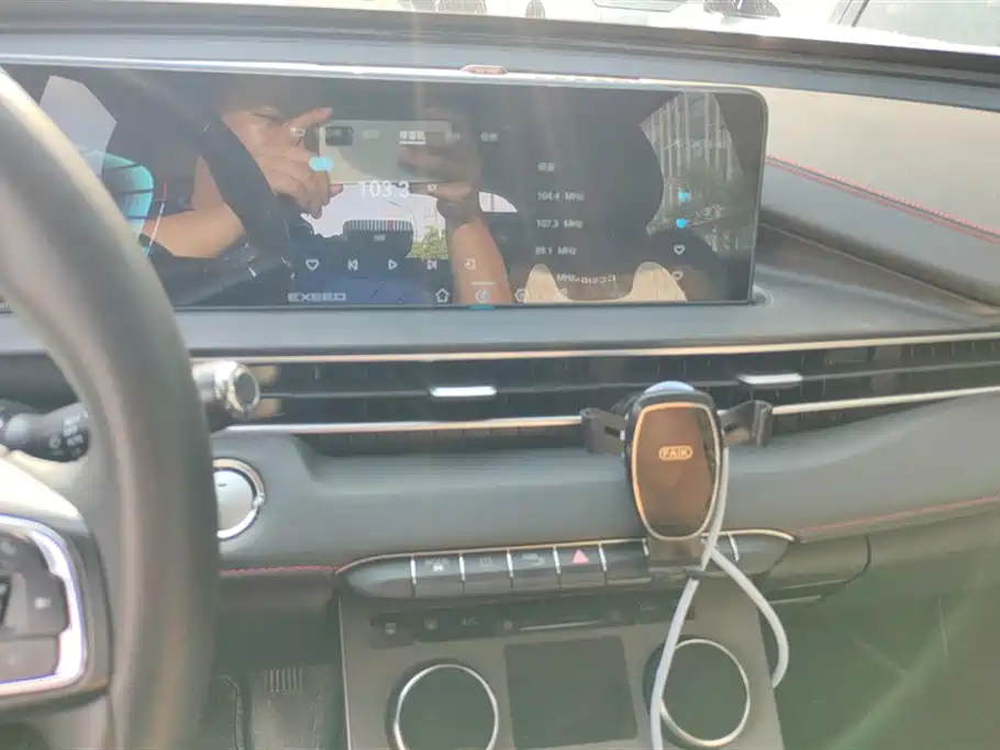 Exeed Chasing the wind