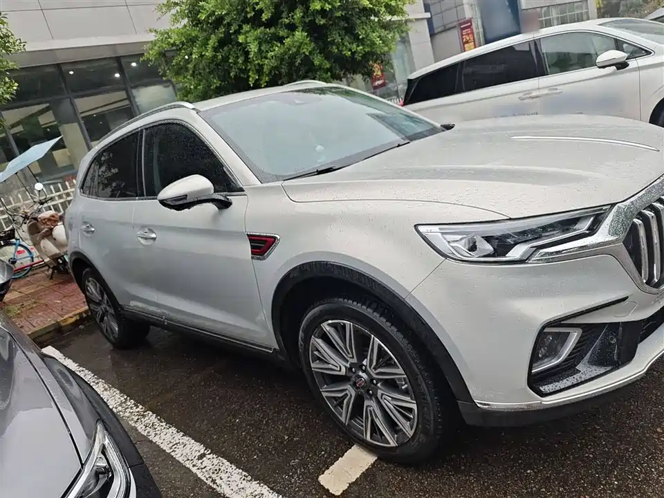 Hongqi HS5 Hongqi HS5