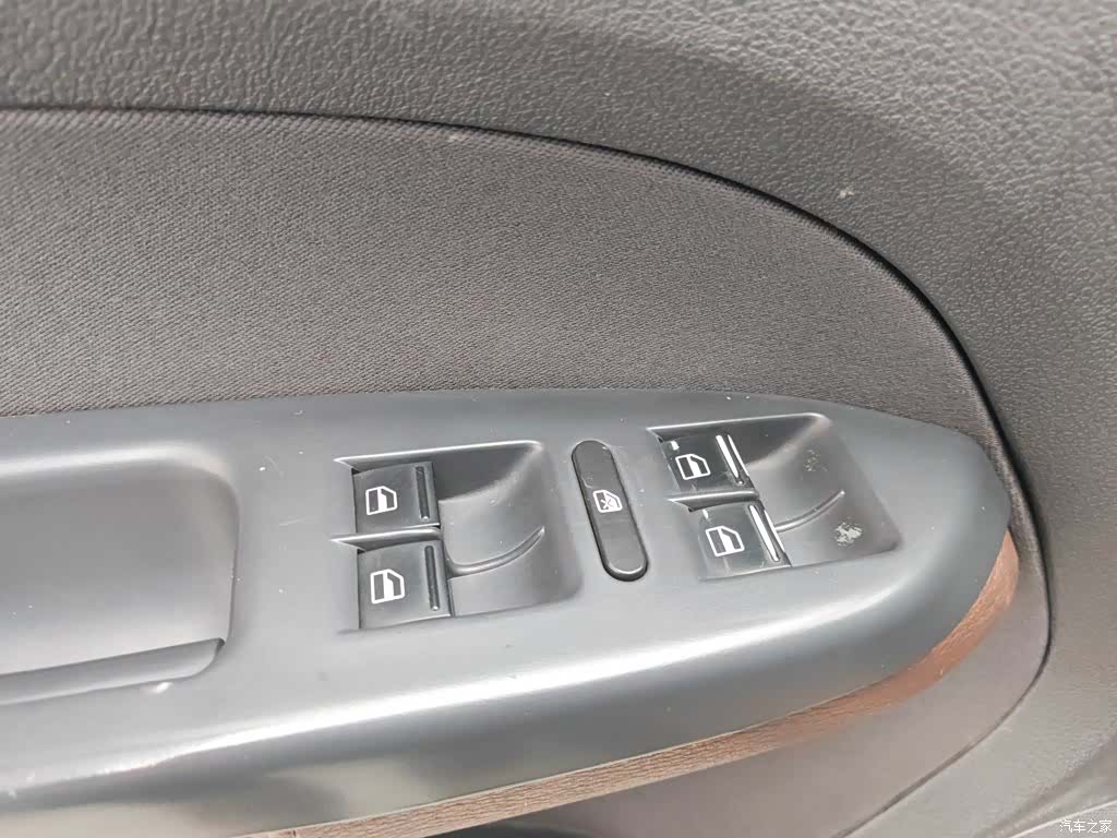 Volkswagen 5, 2014 9