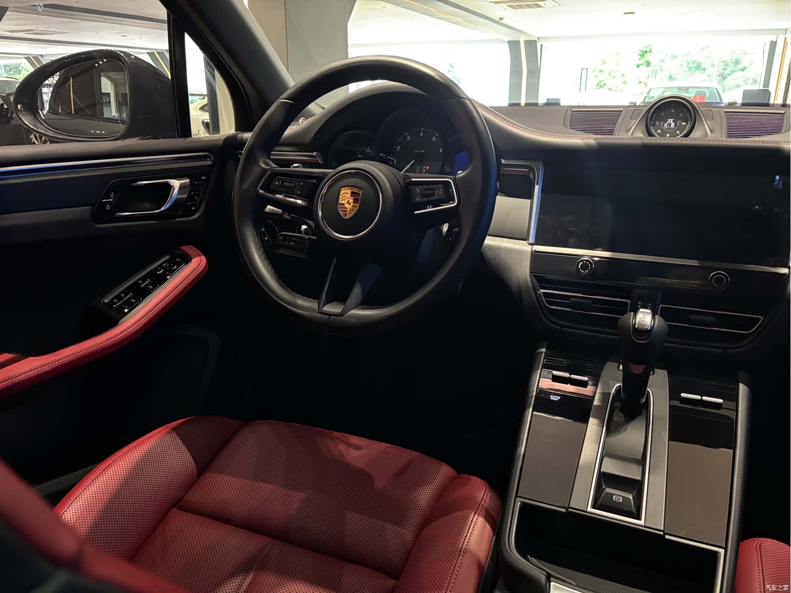 Porsche Macan, 2022 10