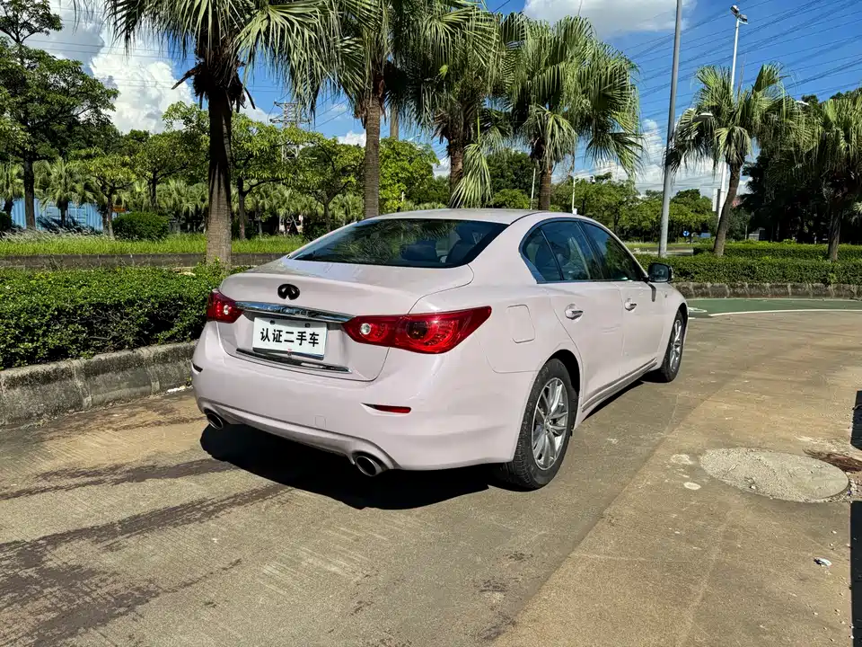 Infiniti Q50L
