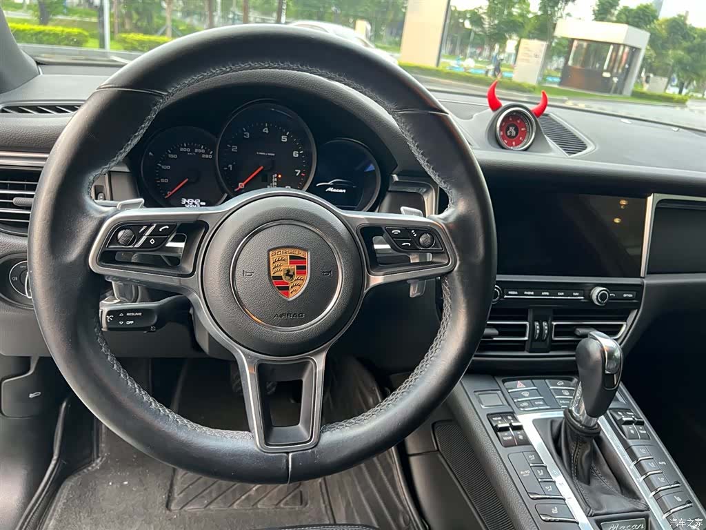 Porsche Macan, 2020 10