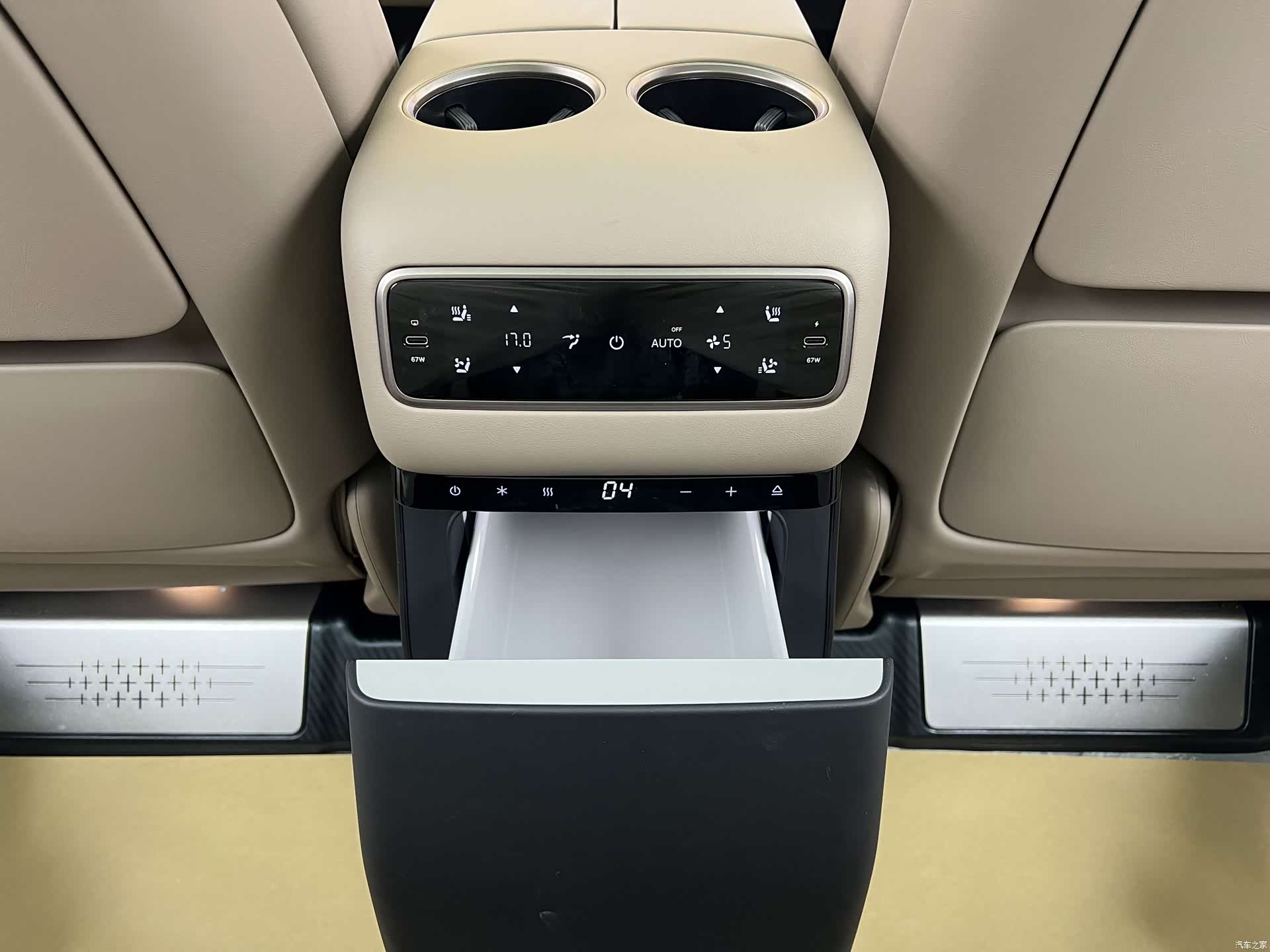 Li Auto MEGA, 2026 35