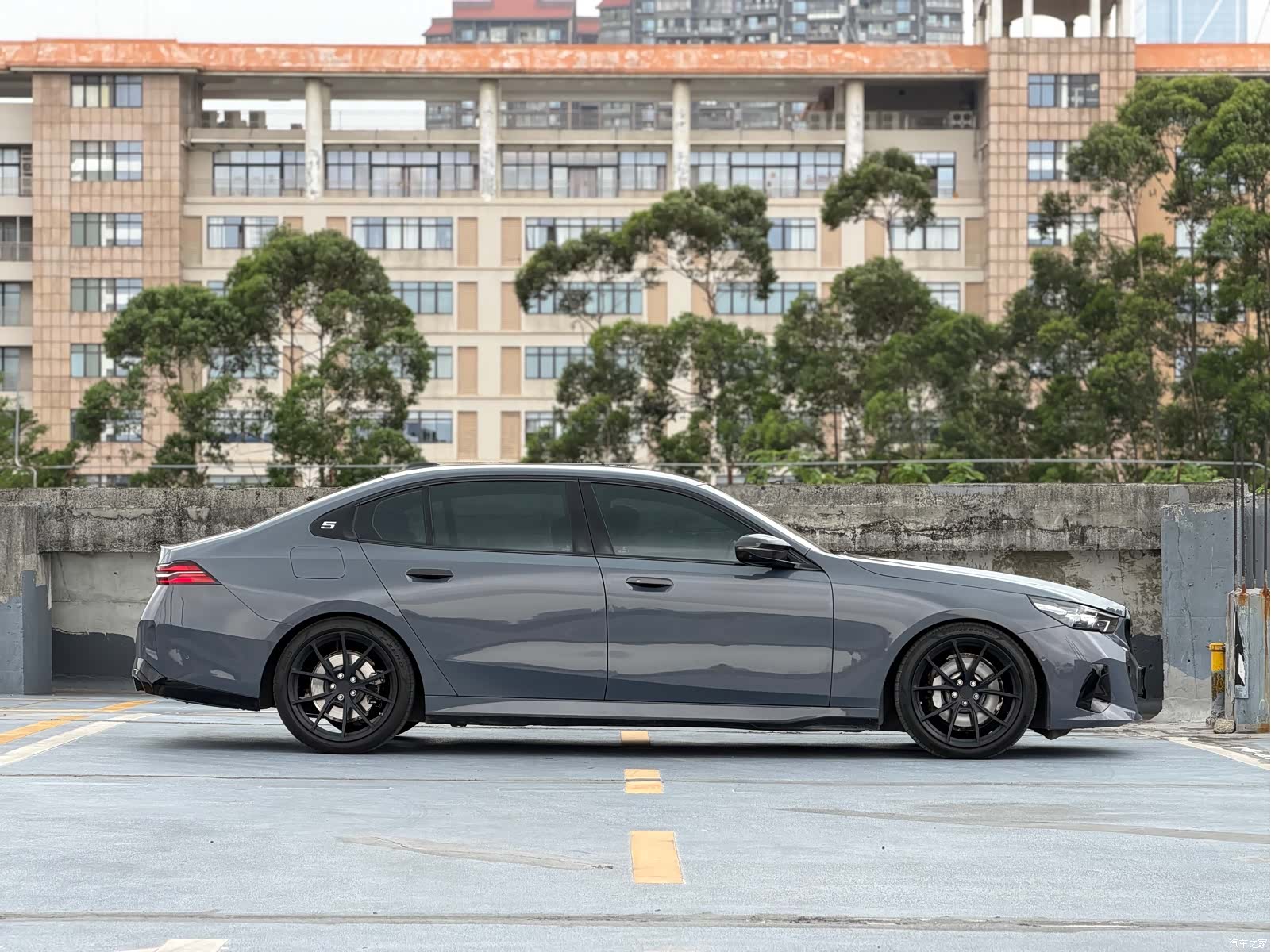 BMW 5 Series, 2024 3