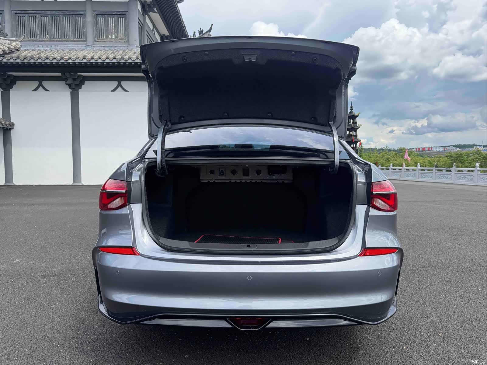Chevrolet RS, 2022 20