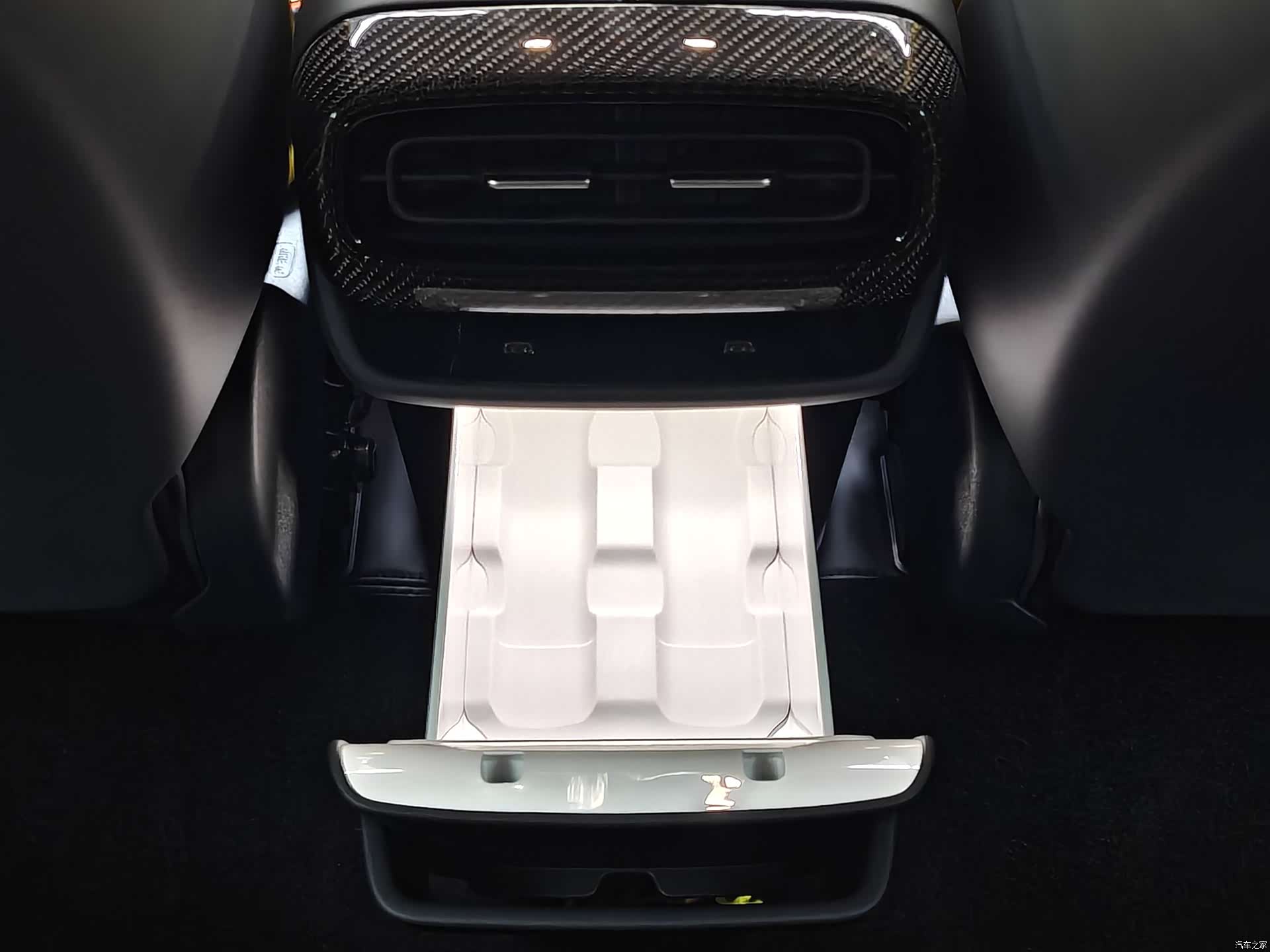 Xiaomi SU7, 2025 10