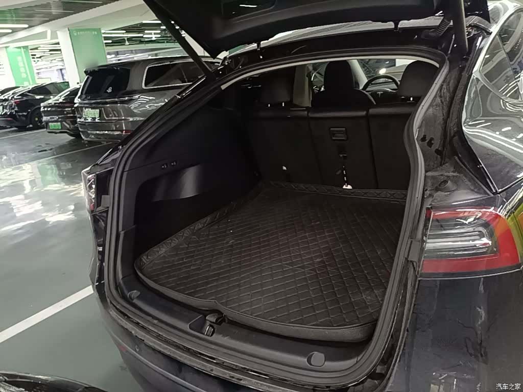 Tesla Model Y, 2022 15