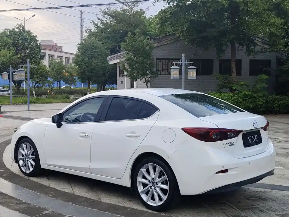 Mazda 3 Angkesaila