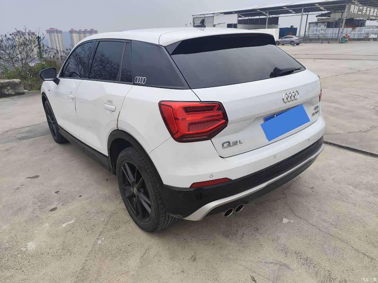 Audi Q2L, 2021 11