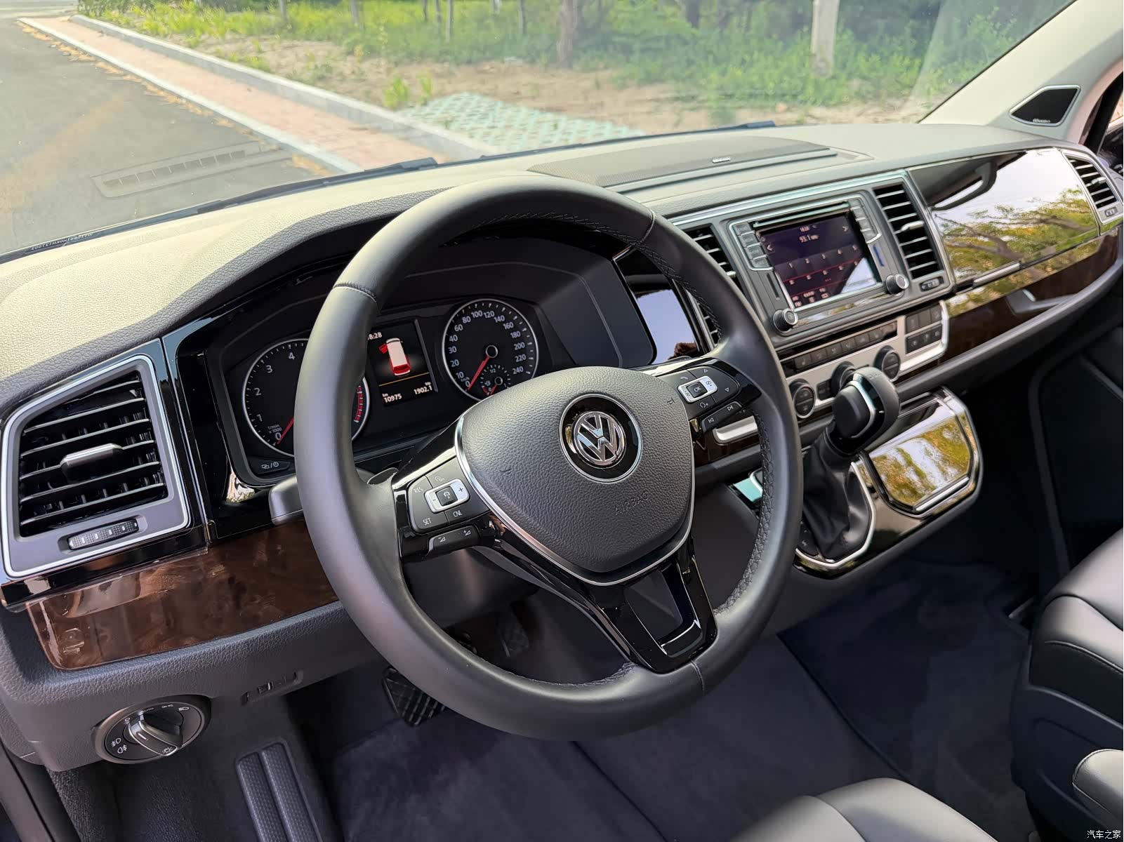 Volkswagen 7, 2020 11