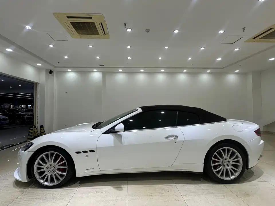 Maserati GranCabrio