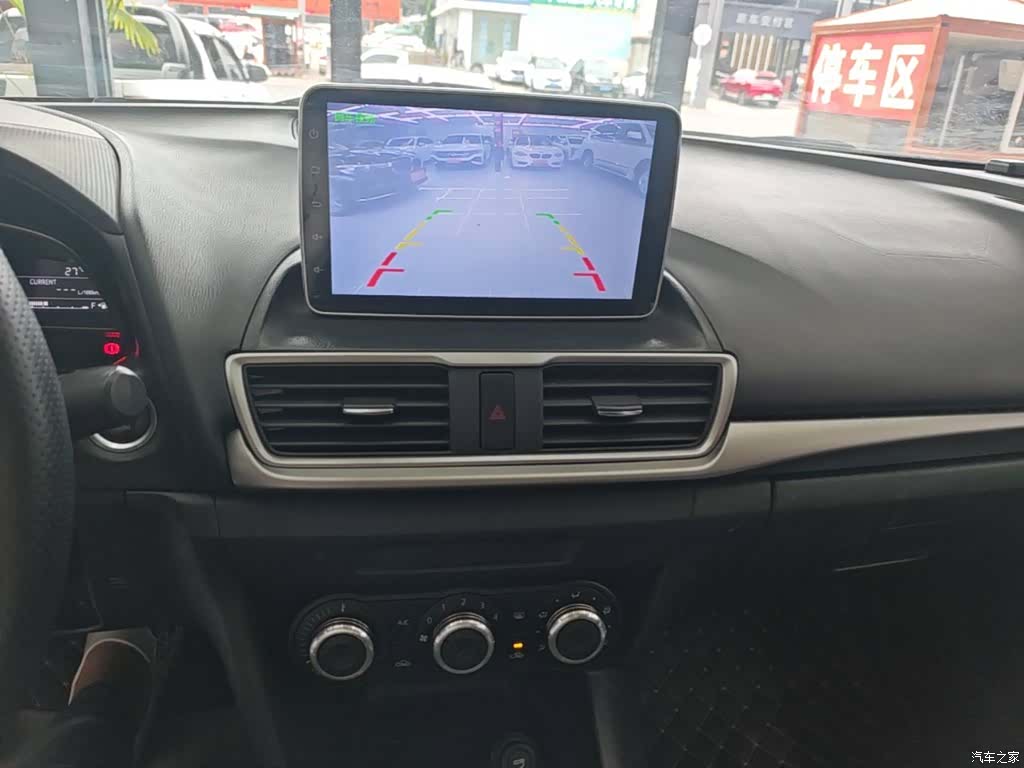 Mazda Mazda3, 2017 13
