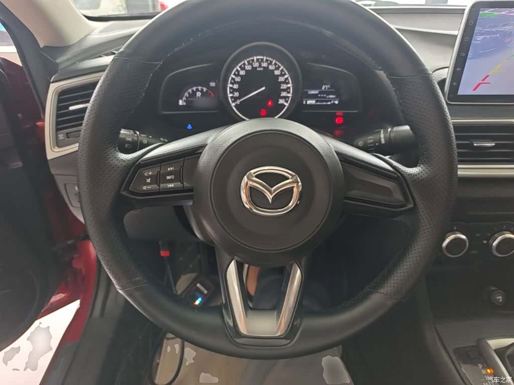 Mazda Mazda3, 2017 11