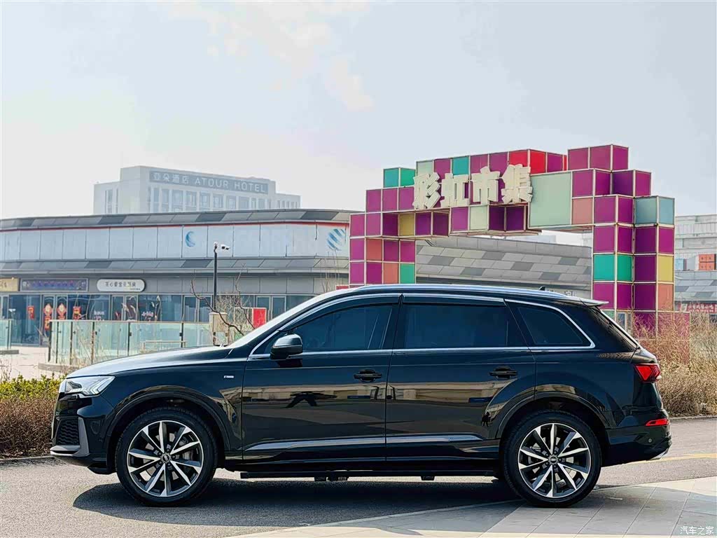 Audi Q7, 2022 3