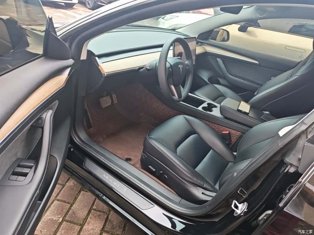 Tesla Model 3, 2023 16