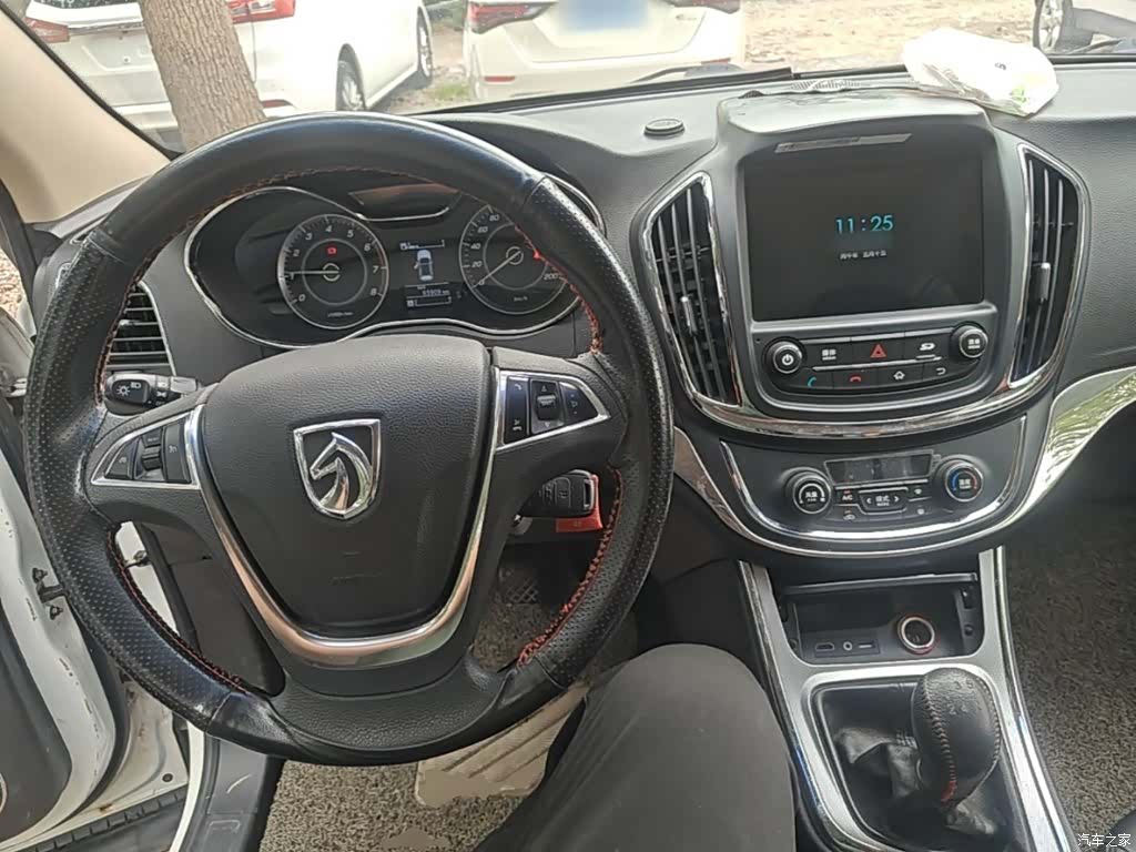 Wuling 560, 2015 10