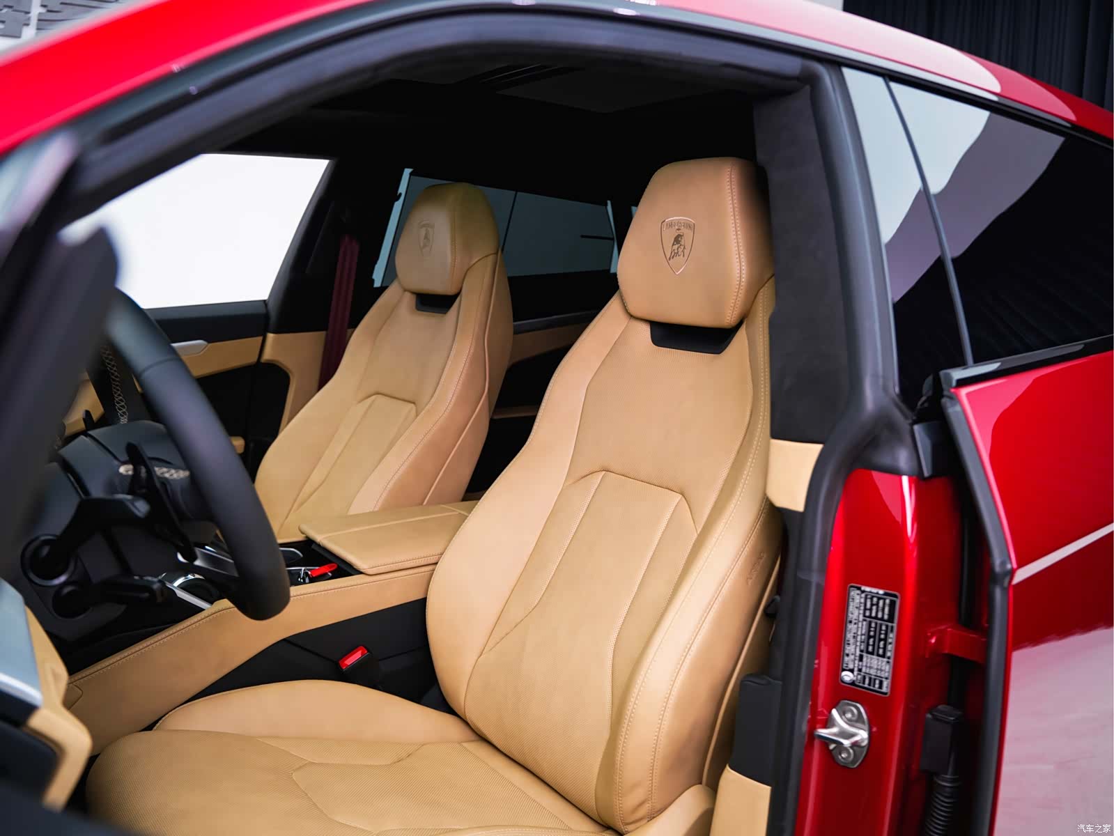 Lamborghini Urus, 2023 7