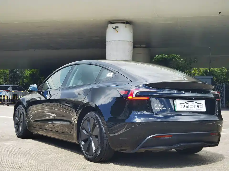 Tesla Model 3 Tesla Model 3