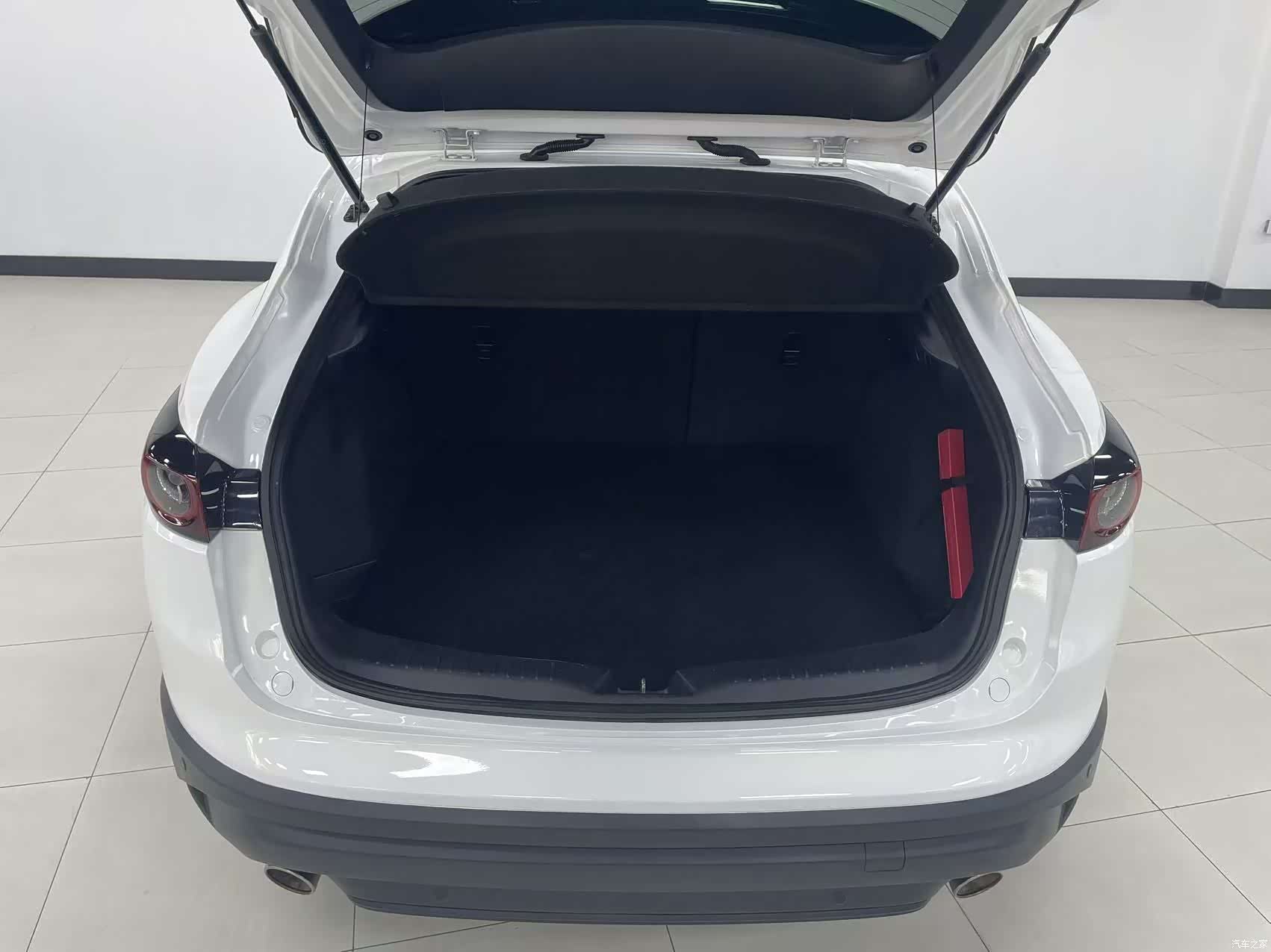 Mazda CX-4, 2023 9