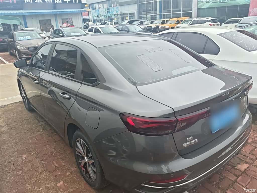 Geely Emgrand, 2023 все фото