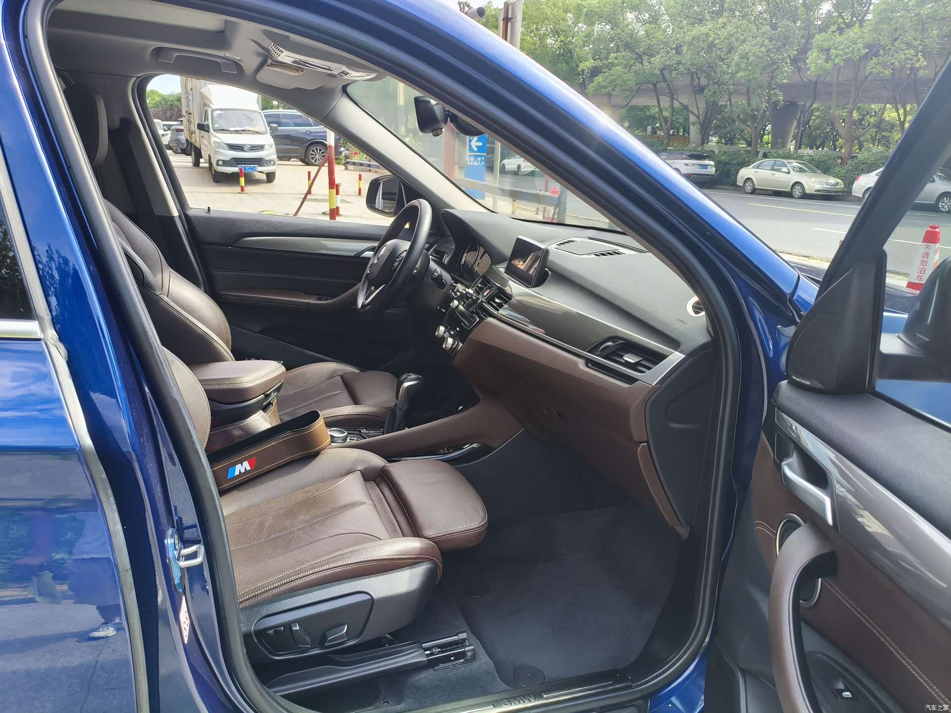 BMW X1, 2018 все фото
