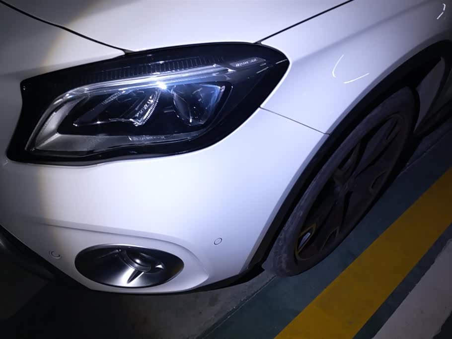 Mercedes-Benz GLA Mercedes-Benz GLA