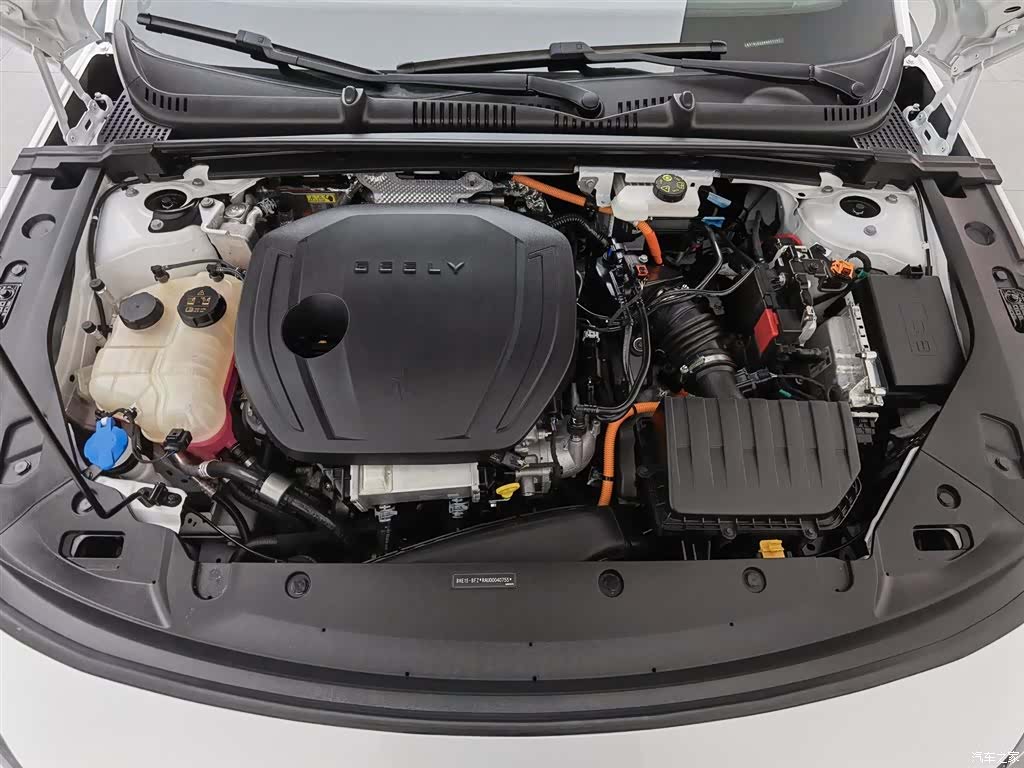 Geely Galaxy L6, 2025 6