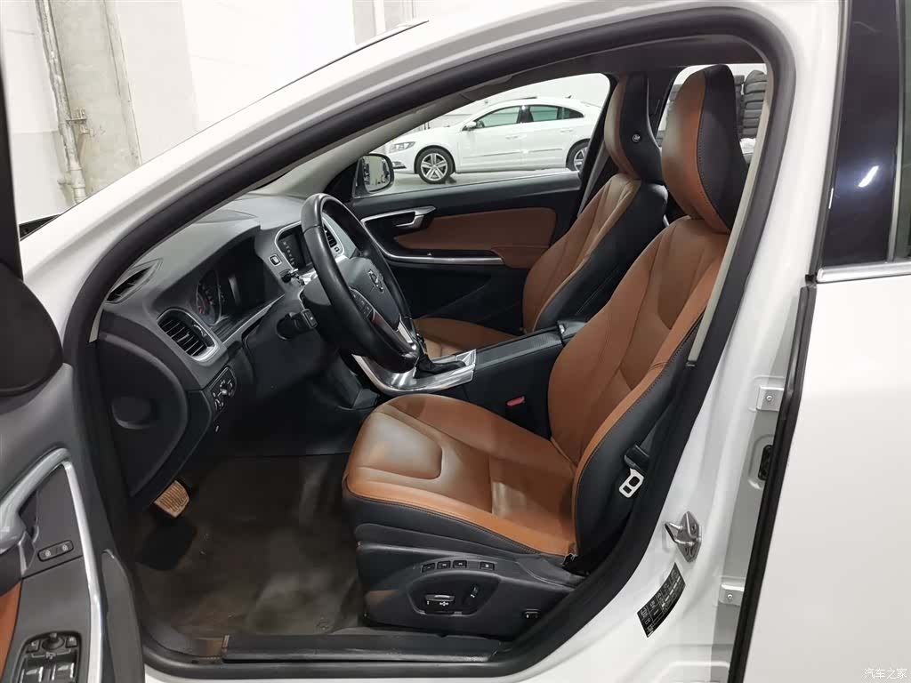 Volvo S60, 2020 10
