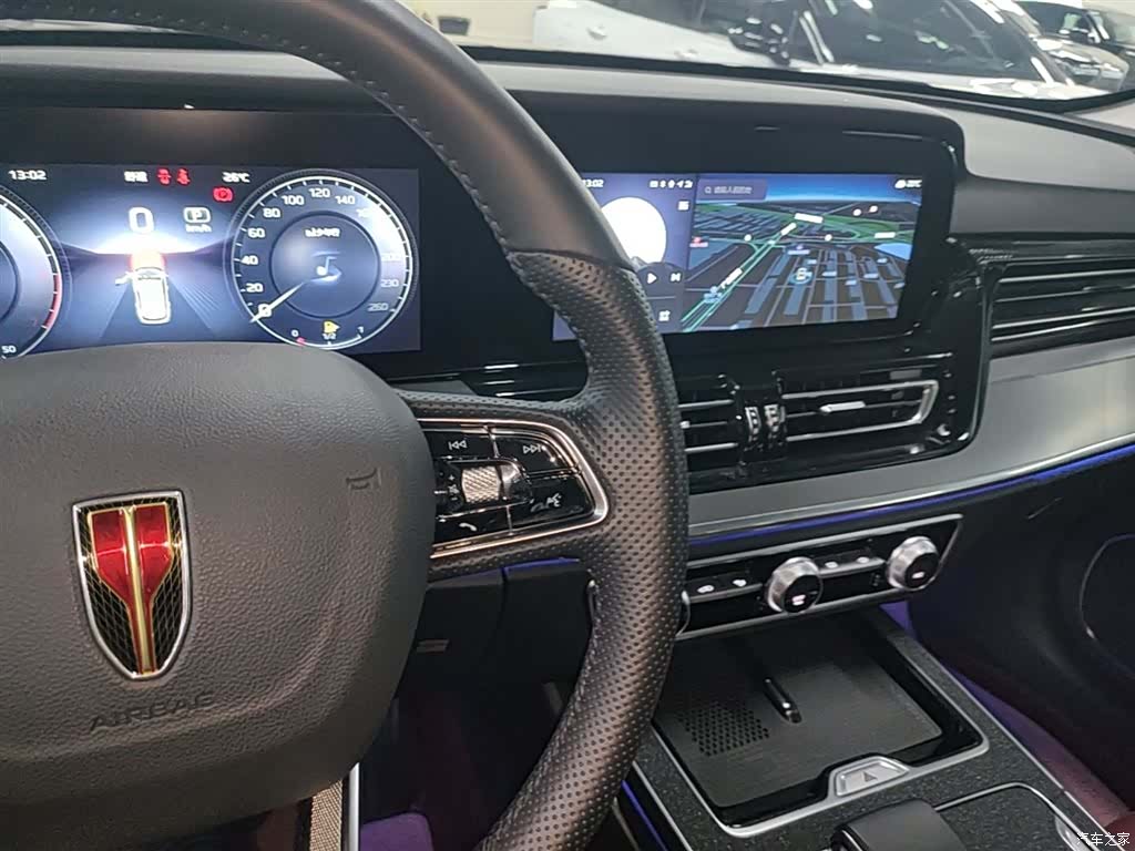 Hongqi HS5, 2023 10