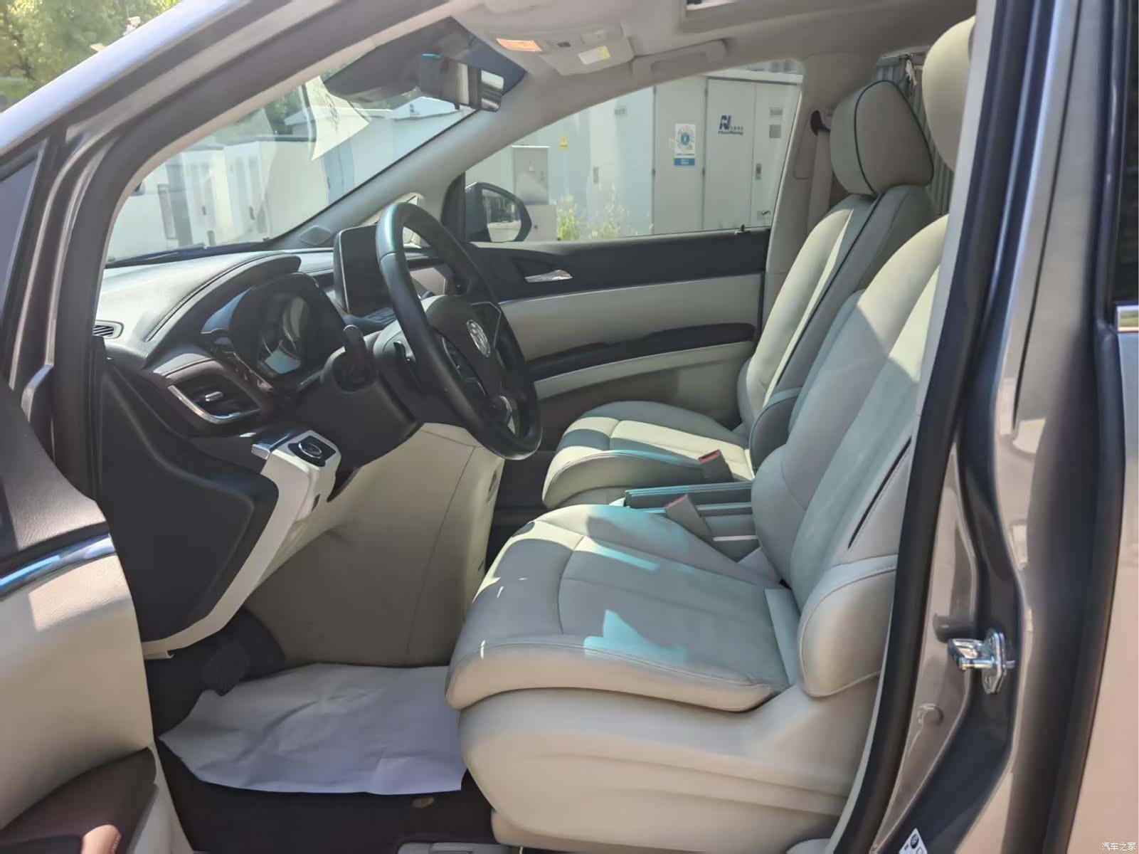 Buick GL8, 2020 10