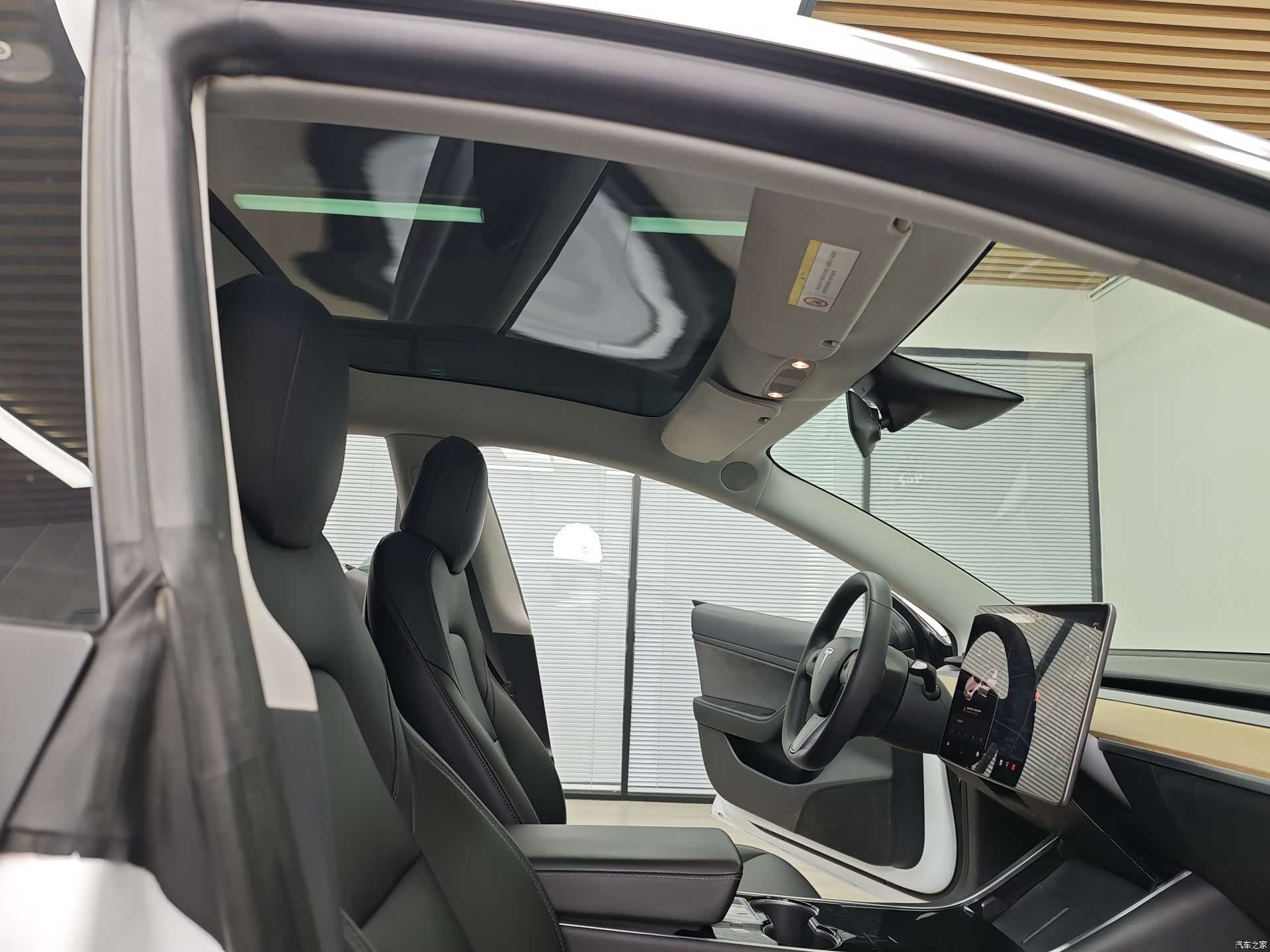 Tesla Model 3, 2020 44