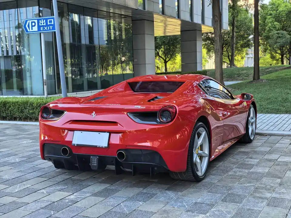 Ferrari 488