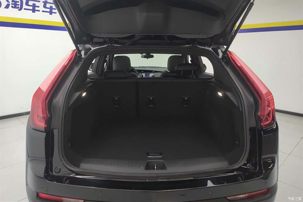 Cadillac XT4, 2021 4