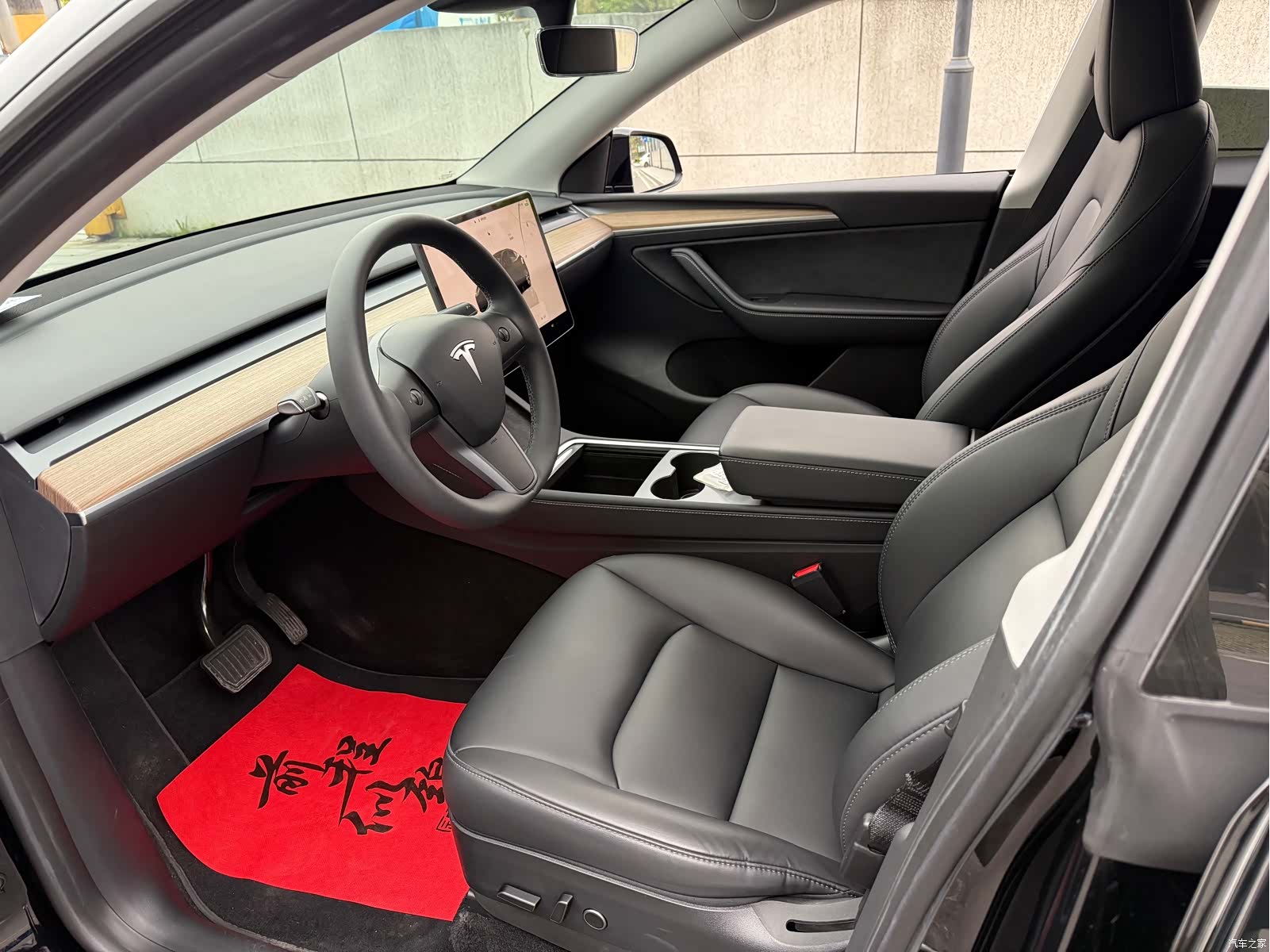 Tesla Model Y, 2023 8