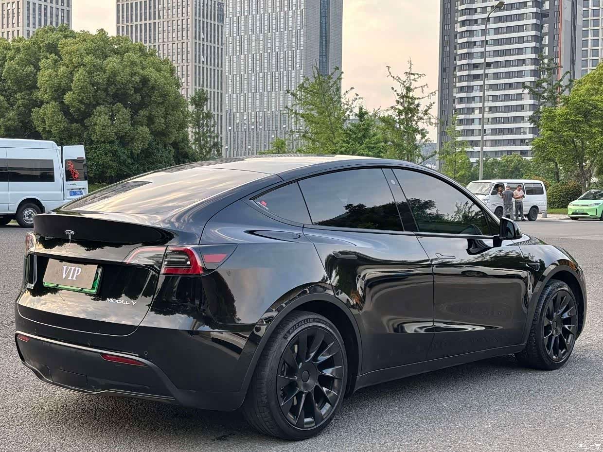 Tesla Model Y, 2023 10