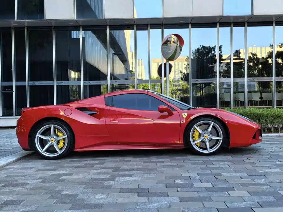 Ferrari 488