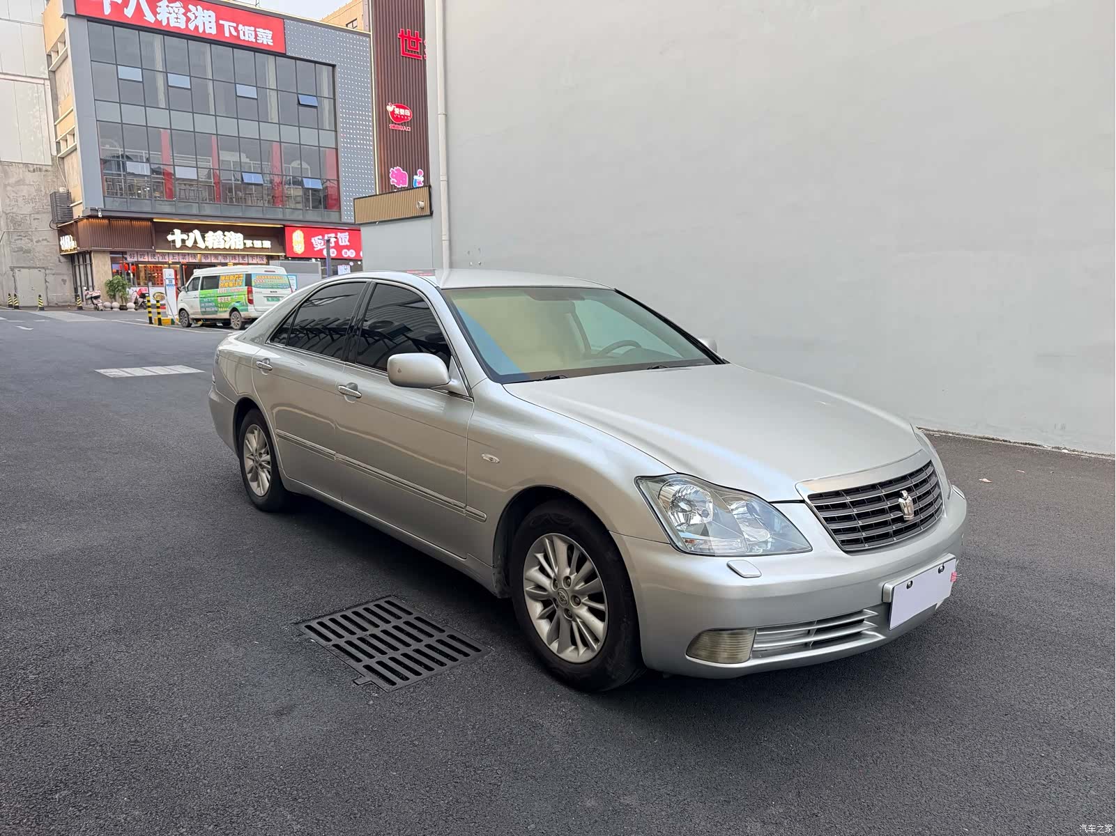Toyota Crown, 2006 3