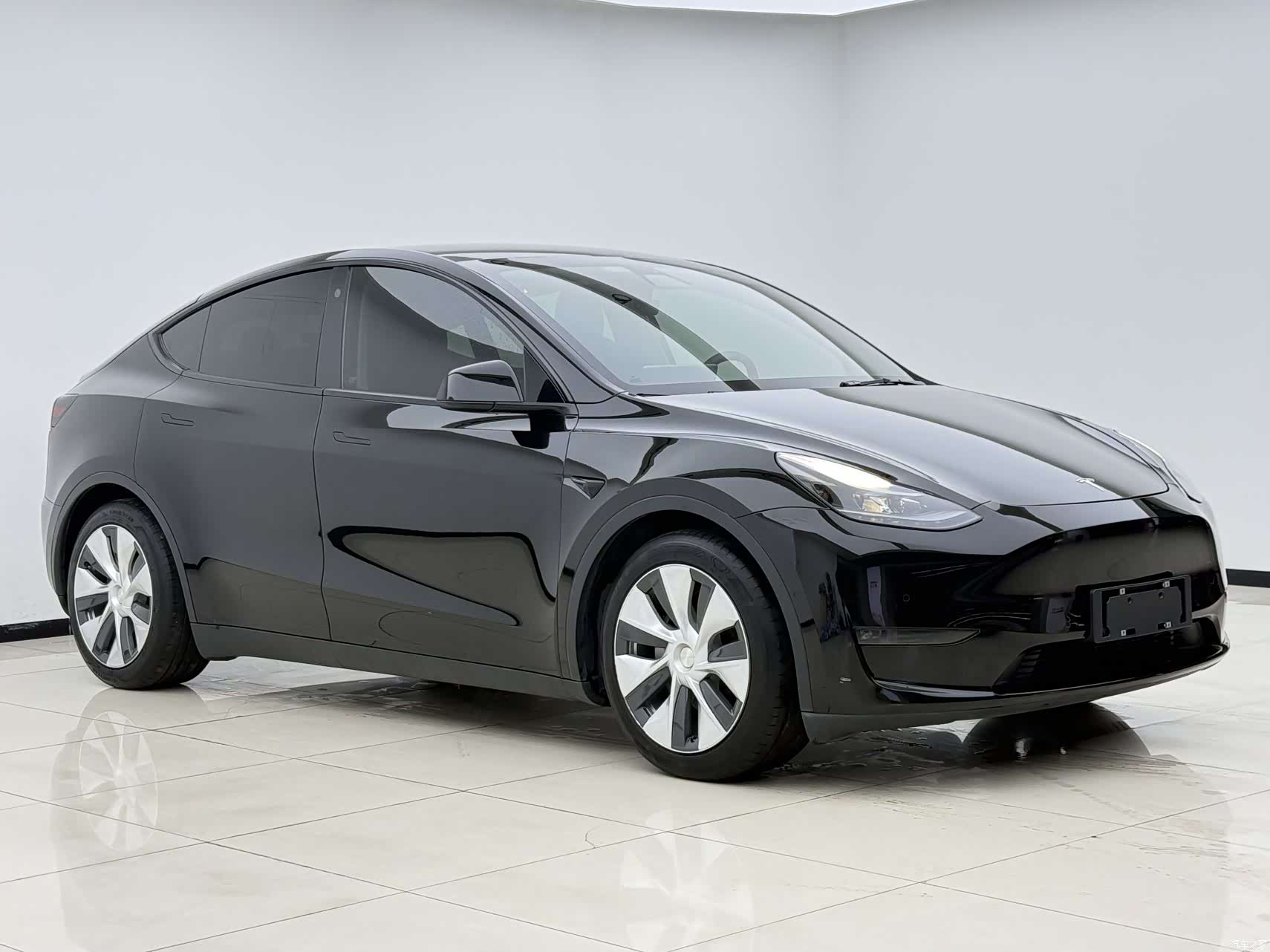 Tesla Model Y, 2021 3