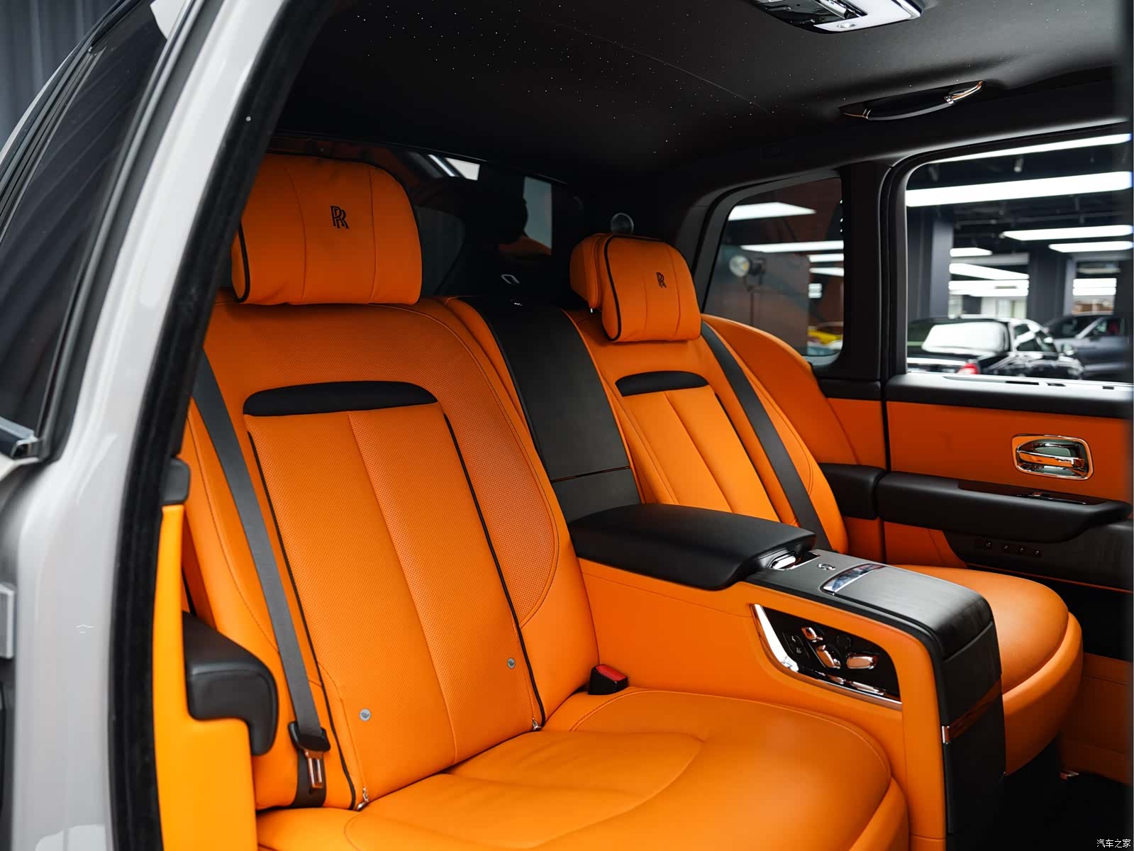 Rolls-Royce Cullinan, 2022 19