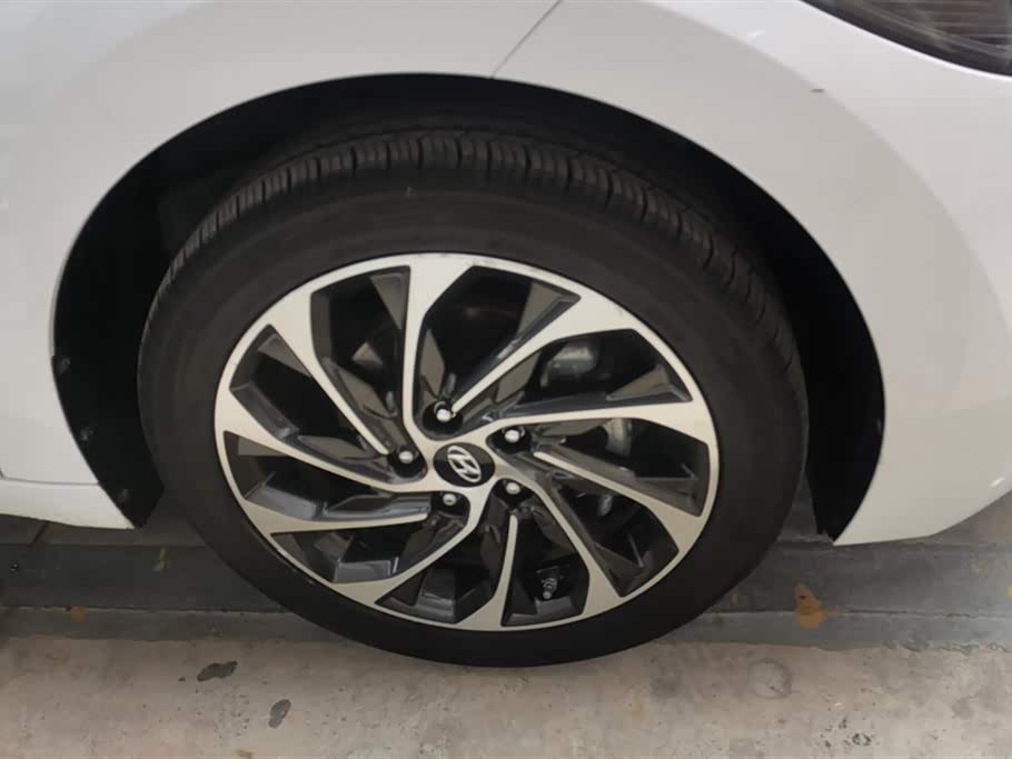 Hyundai Lead