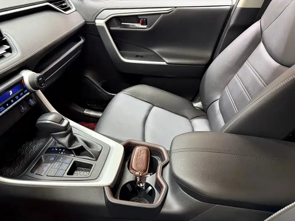 Toyota RAV4 Rongfang