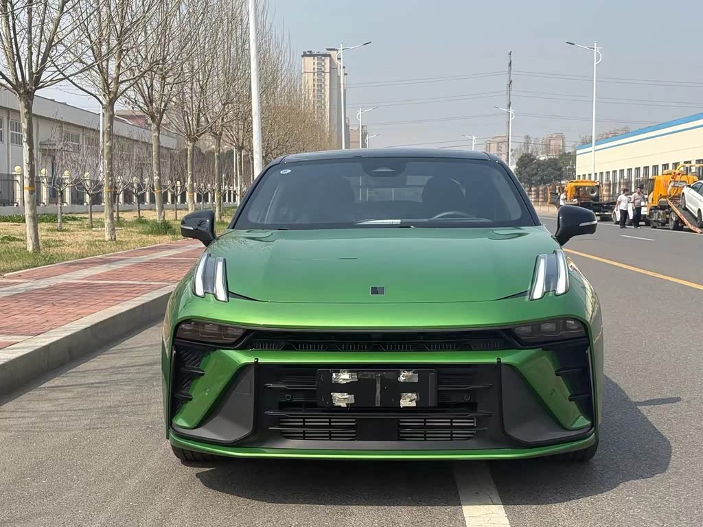 Lynk & Co 03